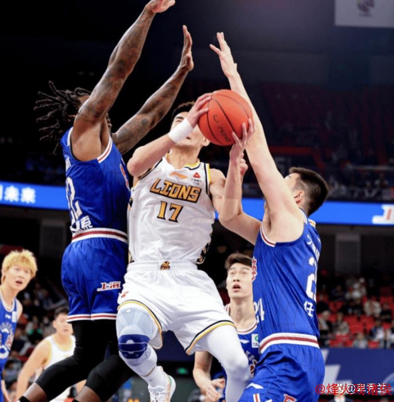 弗格狂砍35分助辽宁击败广州,王哲林20分难救上海不敌天津 弗格狂砍35分助辽宁击败广州,王哲林20分难救上海不敌天津