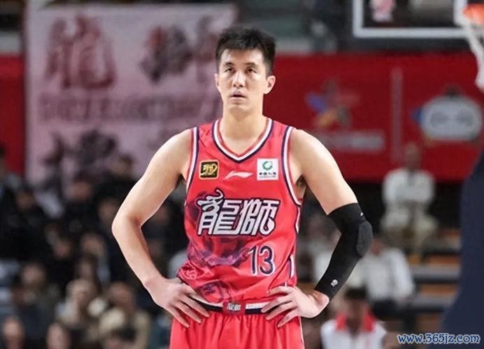 郭艾伦狂飙32分6三分创纪录 广州完胜吉林