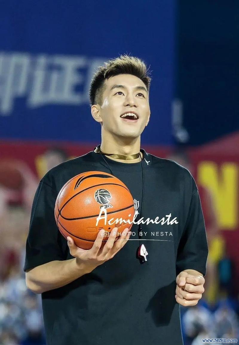 郭艾伦谈伤病：首次拉伤未重视，复出过于心急